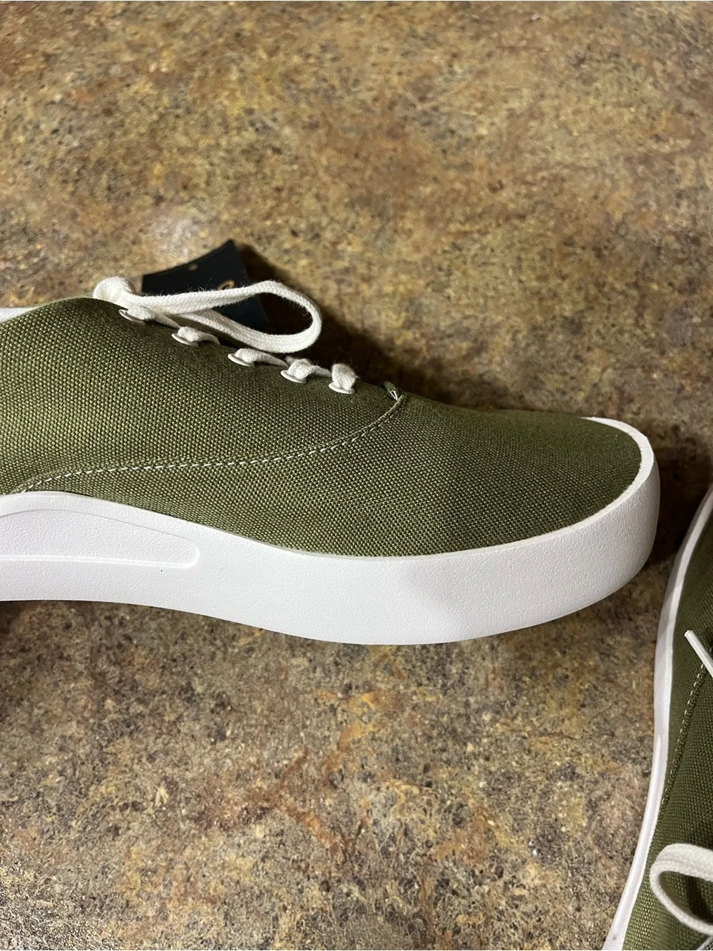 NWT OluKai Tradewind Men’s 10 Desert Moss Green Sneakers Casual Vacation Beach